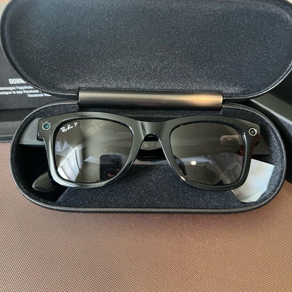 Ray-Ban Stories Smart Glasses NEW Never Used - Picture 7 of 8